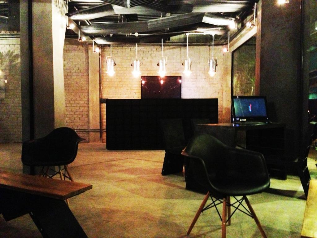 Thrive The Hostel : Patpong By The Belle Bangkok Eksteriør billede