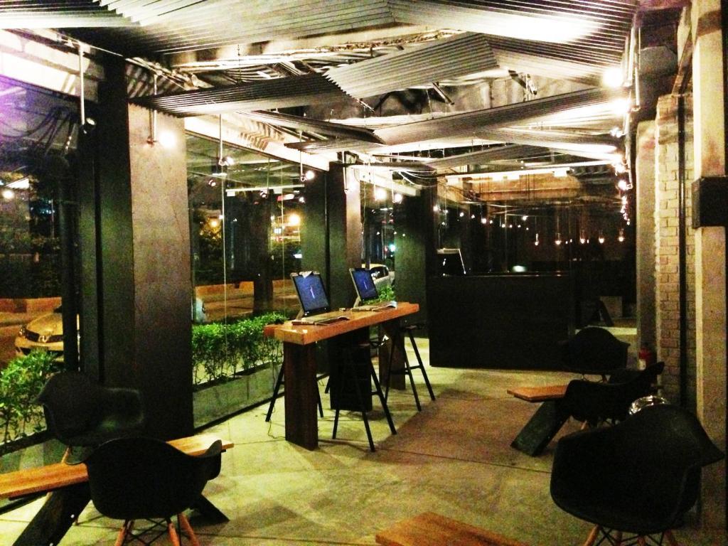 Thrive The Hostel : Patpong By The Belle Bangkok Eksteriør billede