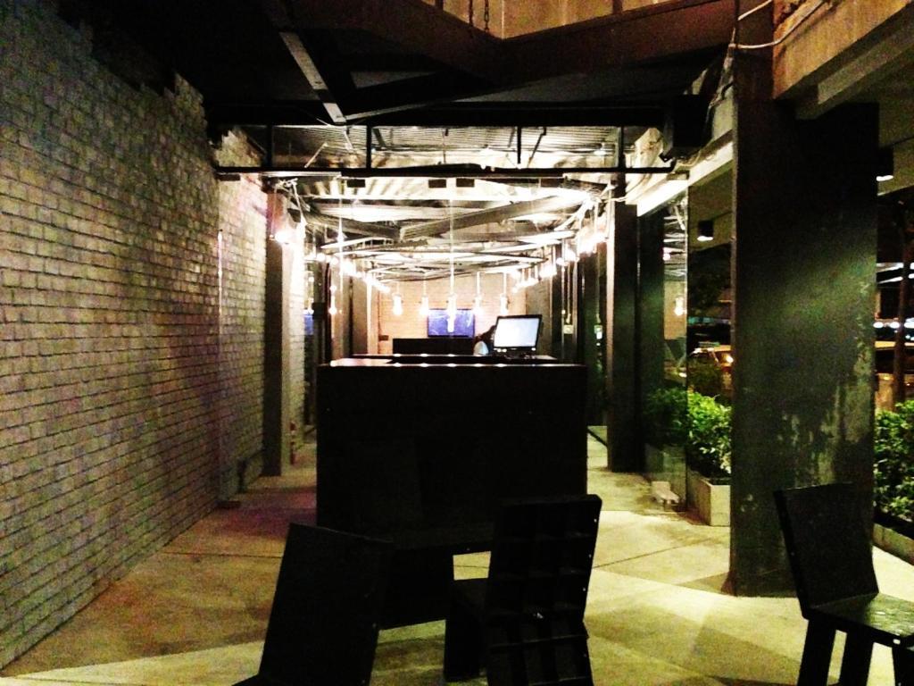 Thrive The Hostel : Patpong By The Belle Bangkok Eksteriør billede